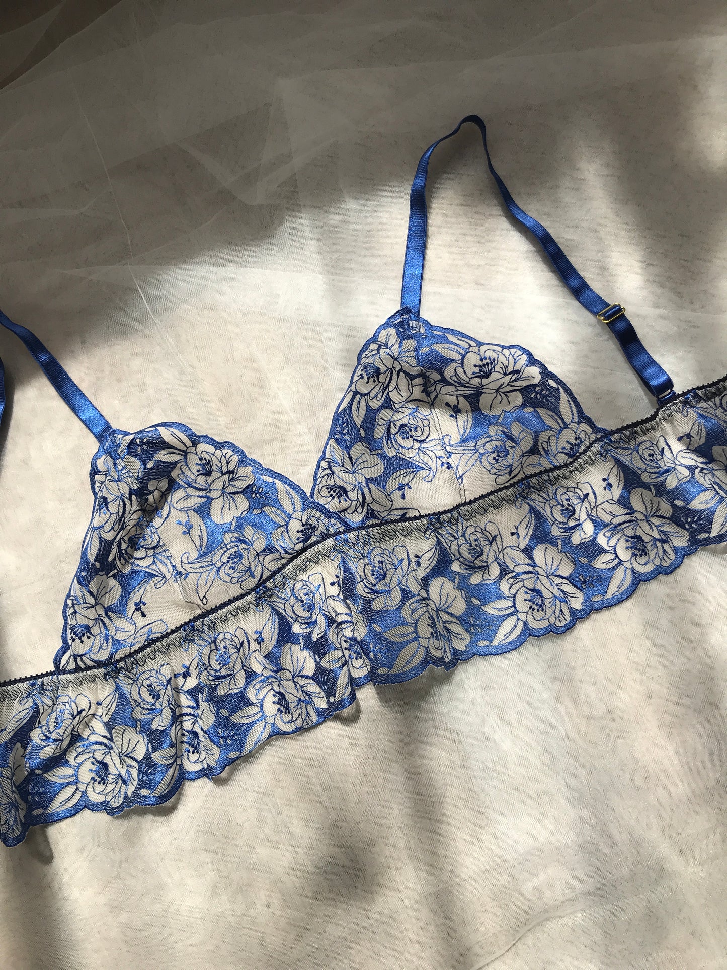 Zefira Frilly Bralette