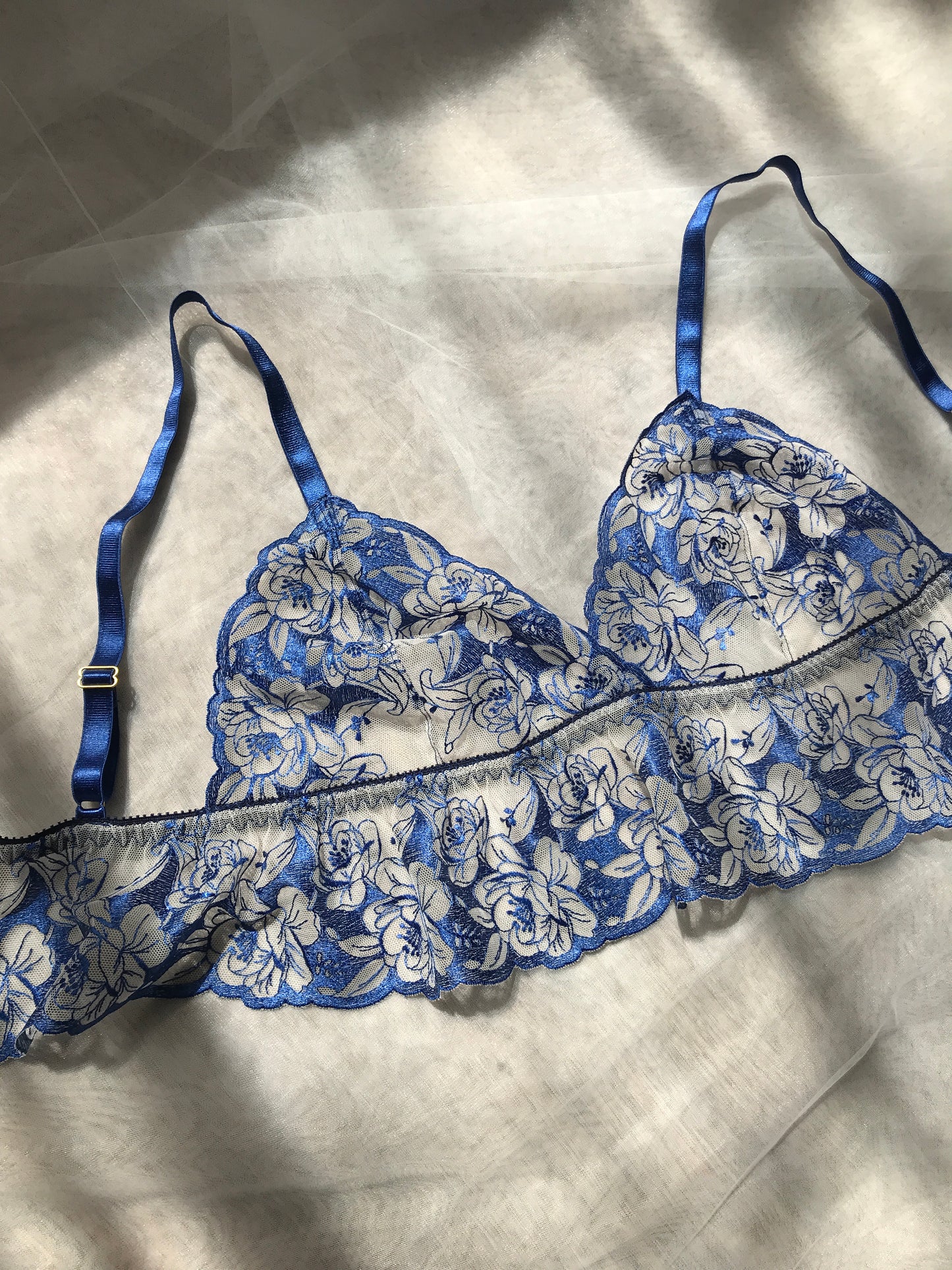 Zefira Frilly Bralette